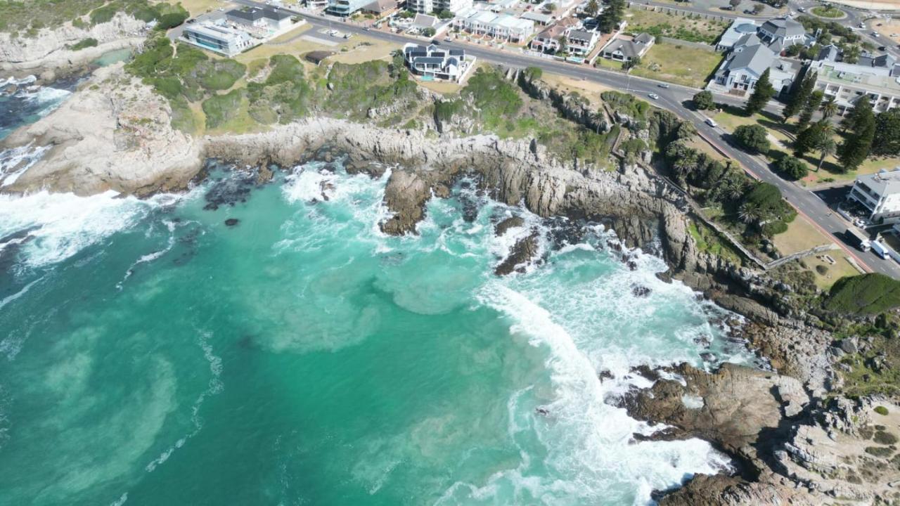 Boutique Ocean Views - Incorporating Wendy'S Hotel Hermanus Exterior photo